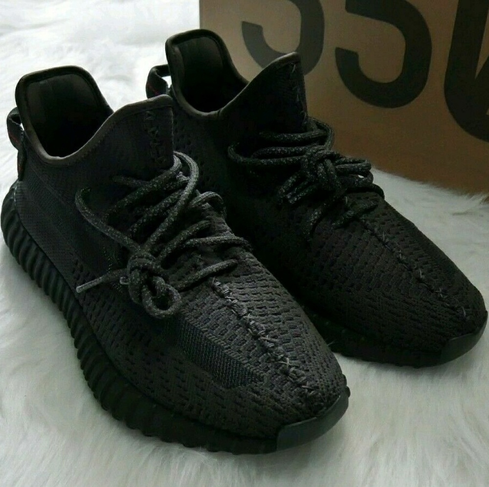 🔥Adidas Yeezy Boost 350 V2 Black Non Reflective🔥